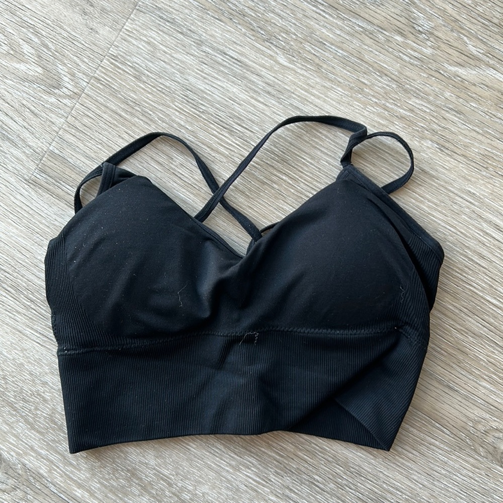 Black NVGTN padded sports bra size small